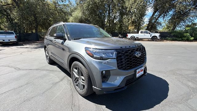 New 2026 Ford Explorer ST-Line w/ ST-Line Street Pack AWD/4WD image 2