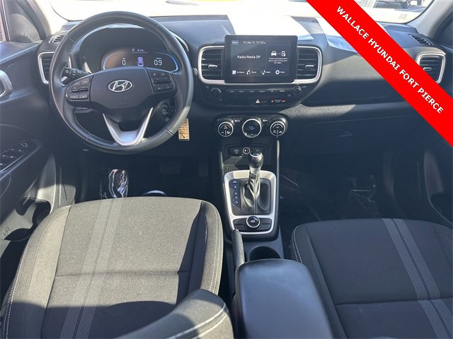 Used 2023 Hyundai Venue SEL image 17