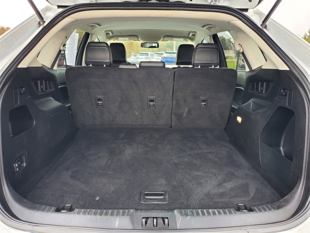 Used 2024 Ford Edge SEL image 28