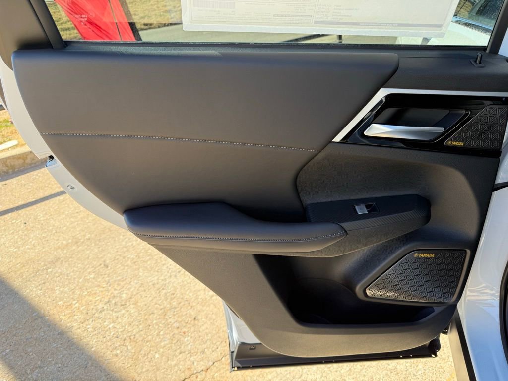 New 2026 Mitsubishi Outlander SE image 24