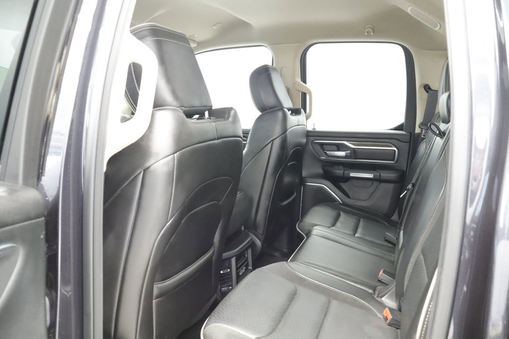 Used 2019 RAM 1500 Laramie AWD/4WD image 16