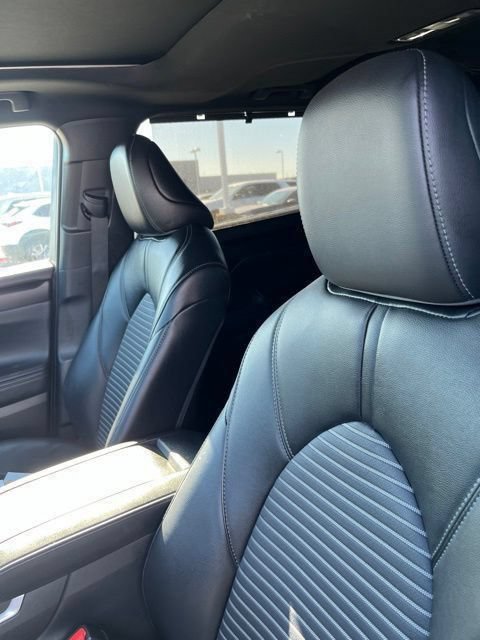 Used 2024 Toyota Highlander XSE AWD/4WD image 12
