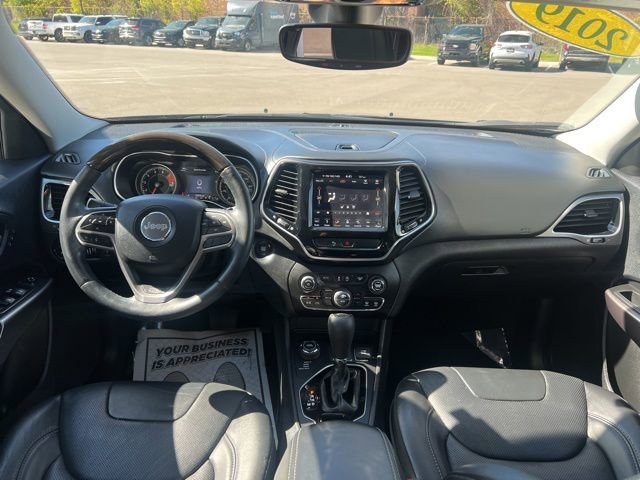 Used 2019 Jeep Cherokee Overland AWD/4WD image 17