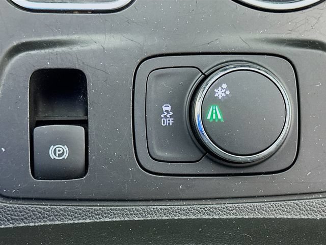 Used 2020 Chevrolet Traverse LT FWD image 21