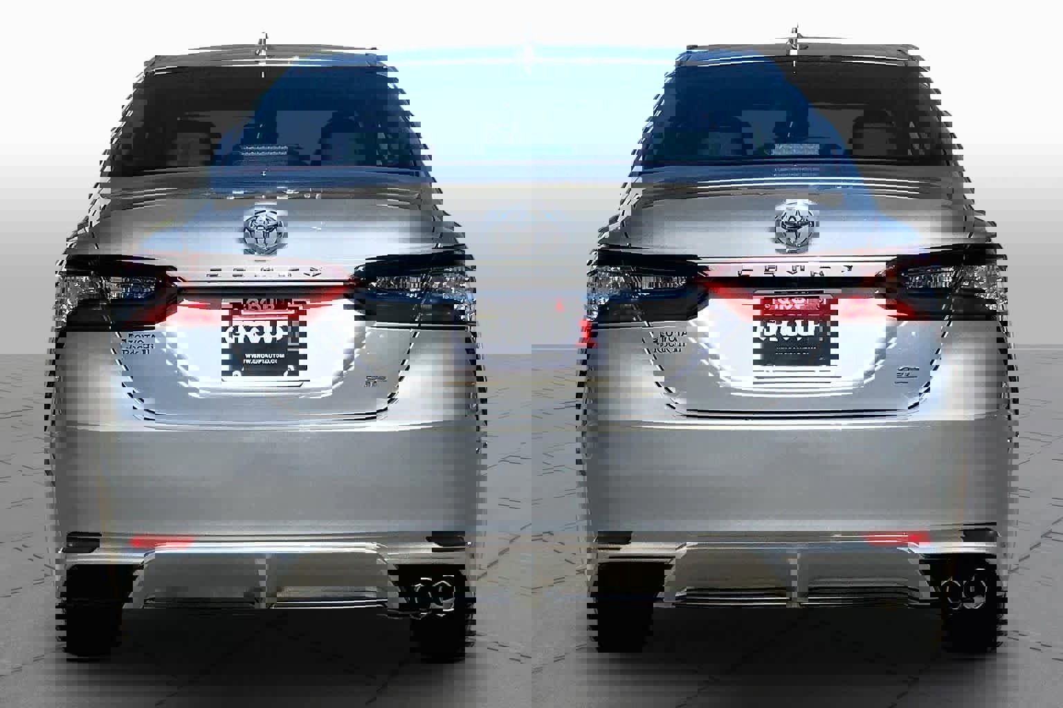 Used 2024 Toyota Camry SE FWD image 5