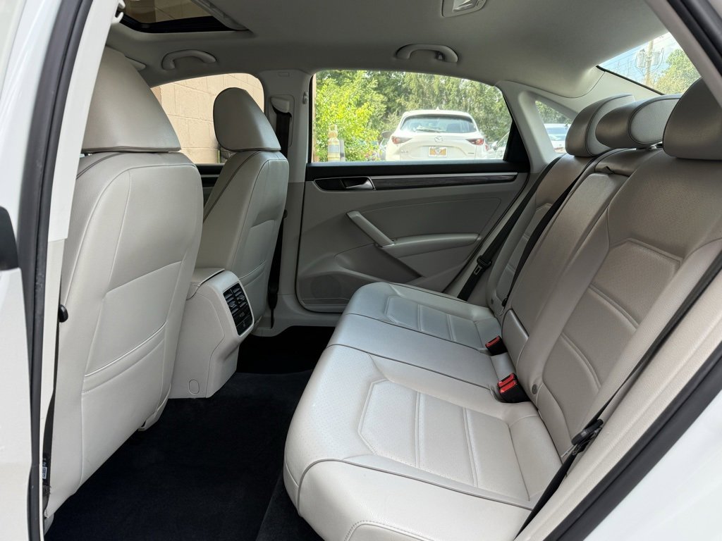 Used 2018 Volkswagen Passat 2.0T SE image 13