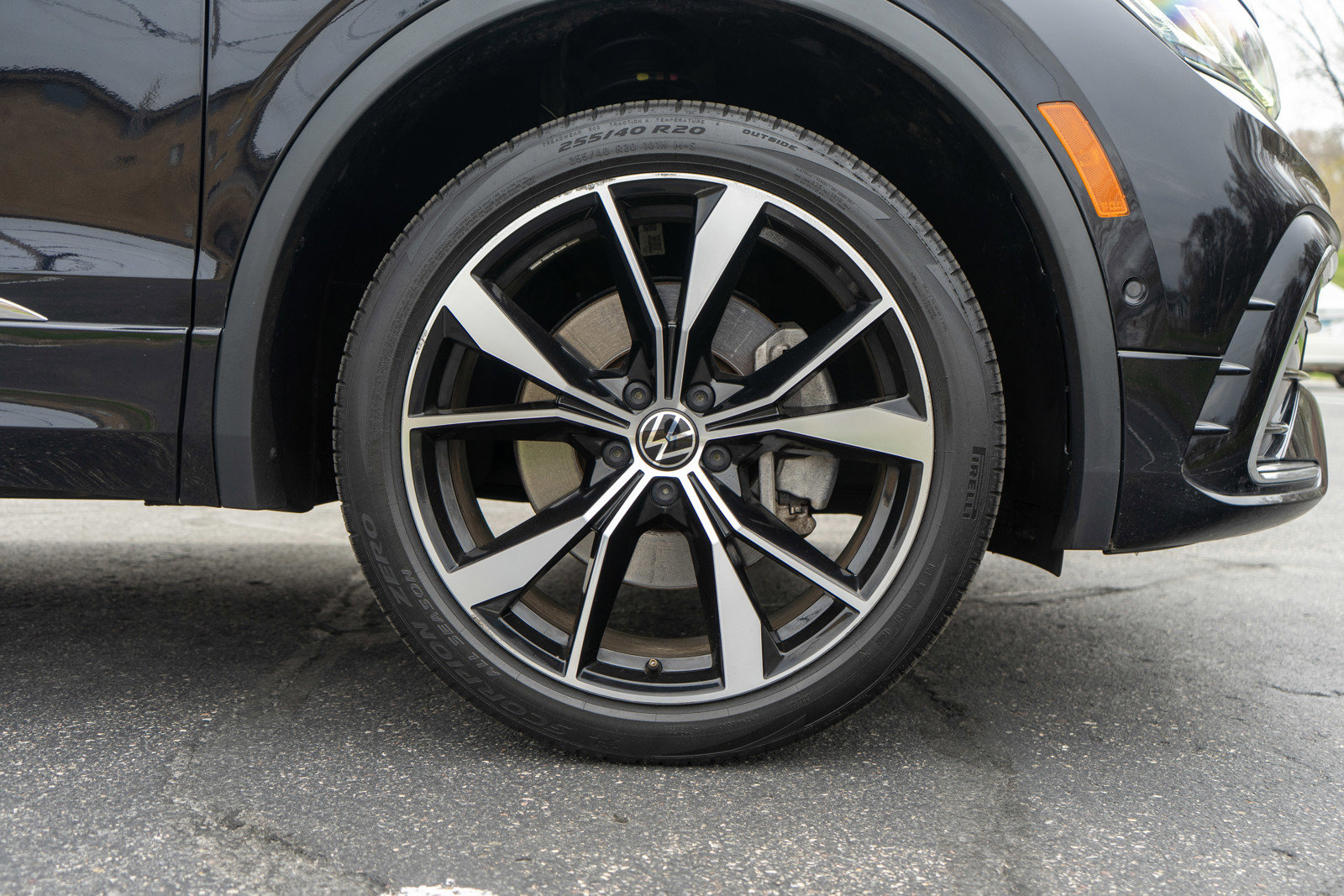 Used 2022 Volkswagen Tiguan SEL R-Line AWD/4WD image 11