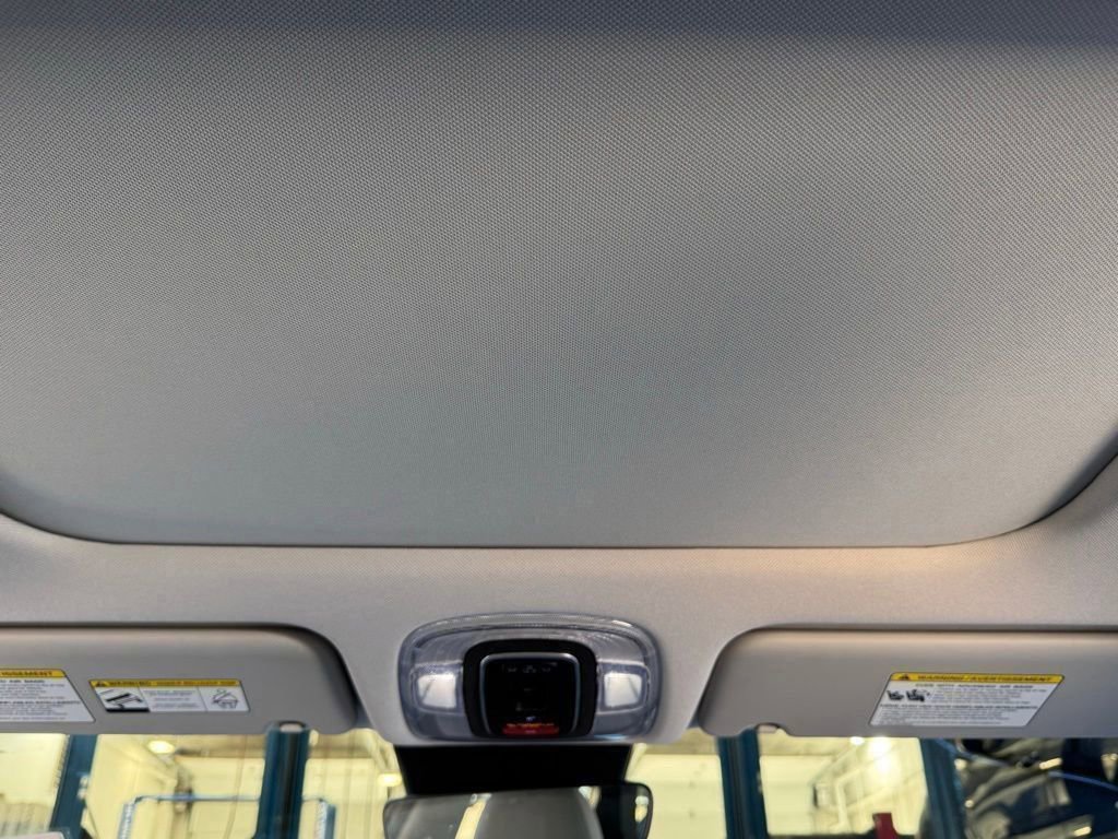 Used 2025 Hyundai Kona Limited image 3