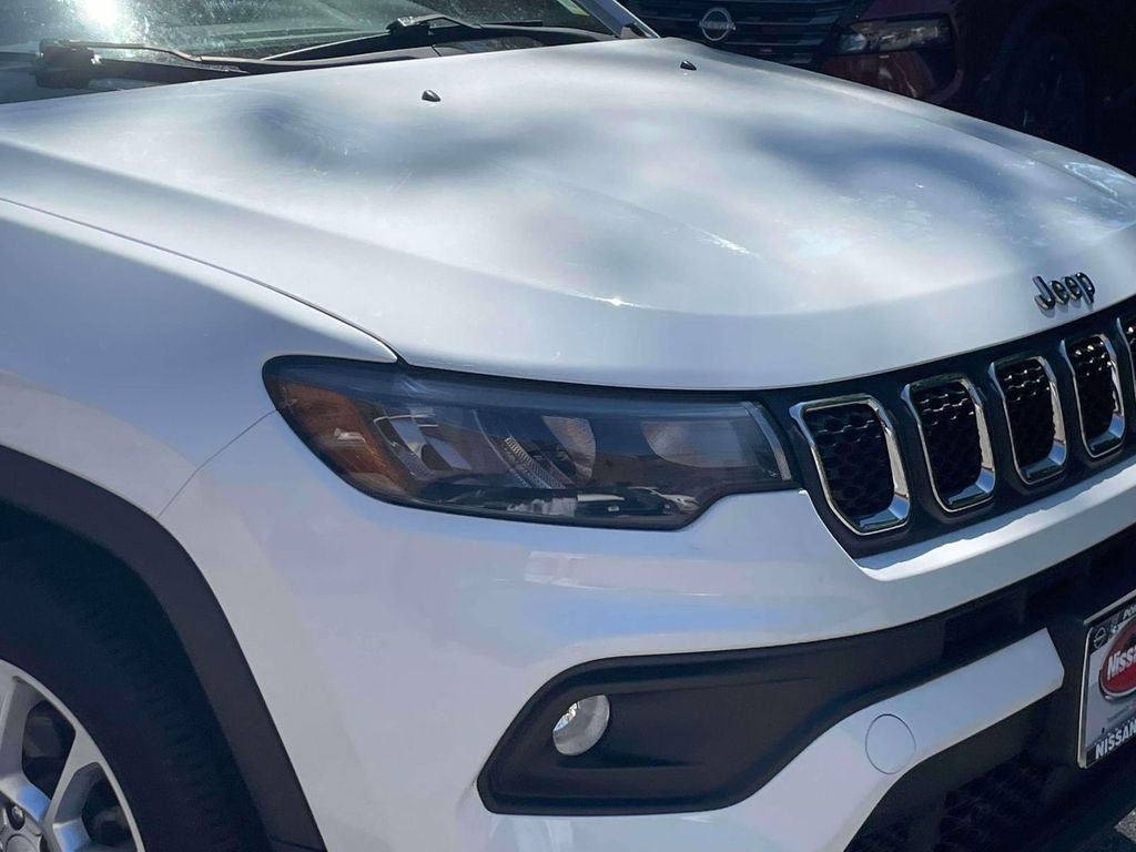 Used 2023 Jeep Compass Latitude AWD/4WD image 10