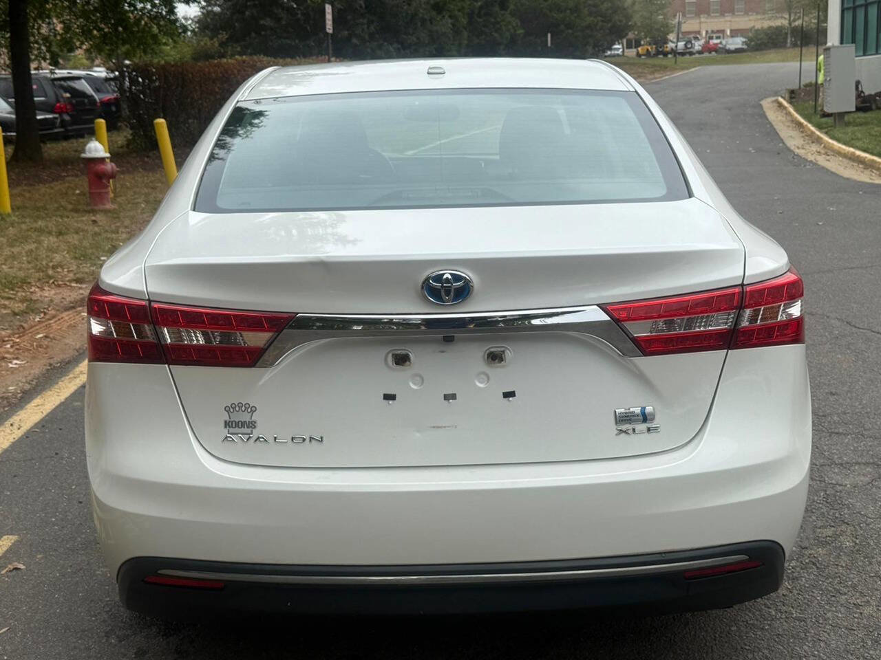 Used 2015 Toyota Avalon XLE Touring image 4