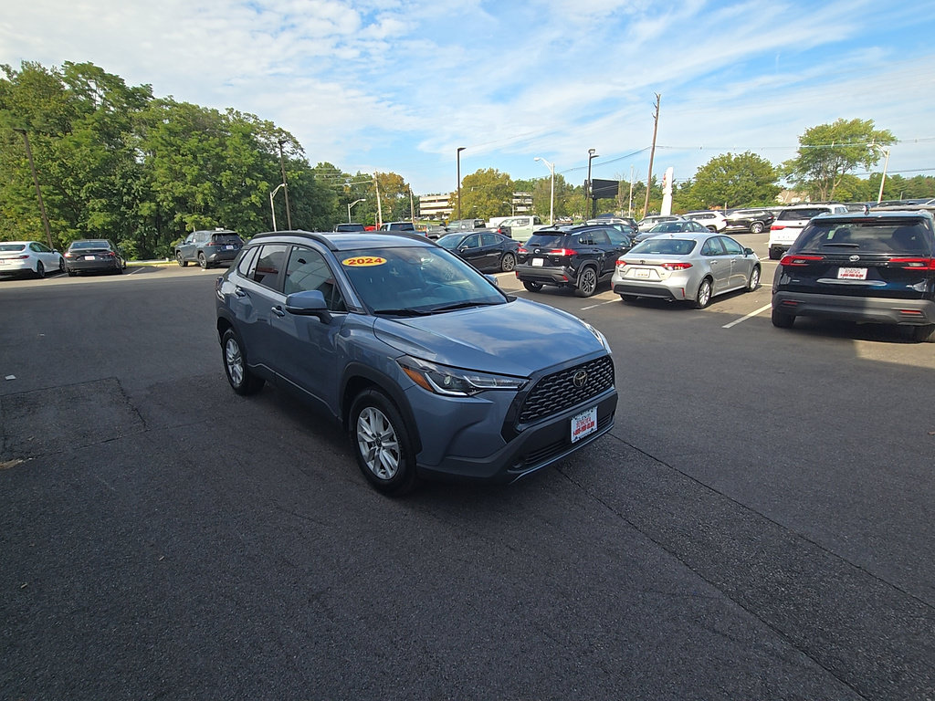 Certified 2024 Toyota Corolla Cross LE AWD/4WD image 22