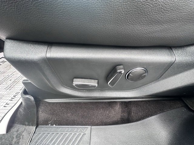 Used 2022 Ford Expedition Max Limited image 11