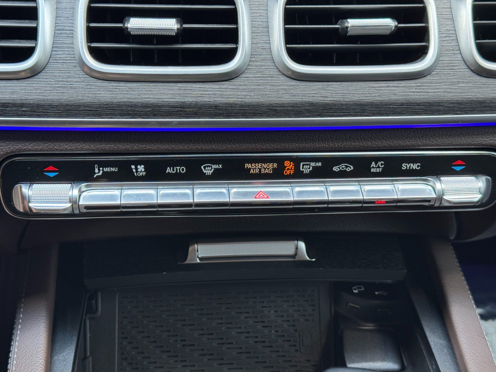 Used 2022 Mercedes-Benz GLS 450 4MATIC w/ Warmth & Comfort Package image 34
