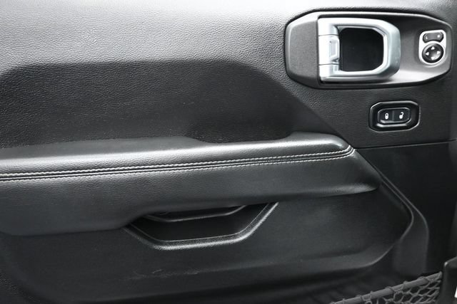 Used 2020 Jeep Gladiator Overland AWD/4WD image 8