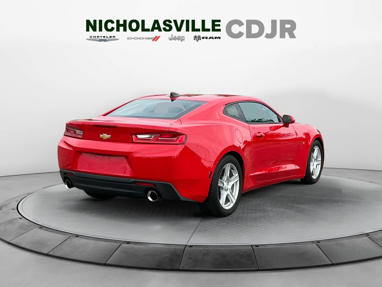 Used 2018 Chevrolet Camaro LS w/ Technology Package RWD image 5