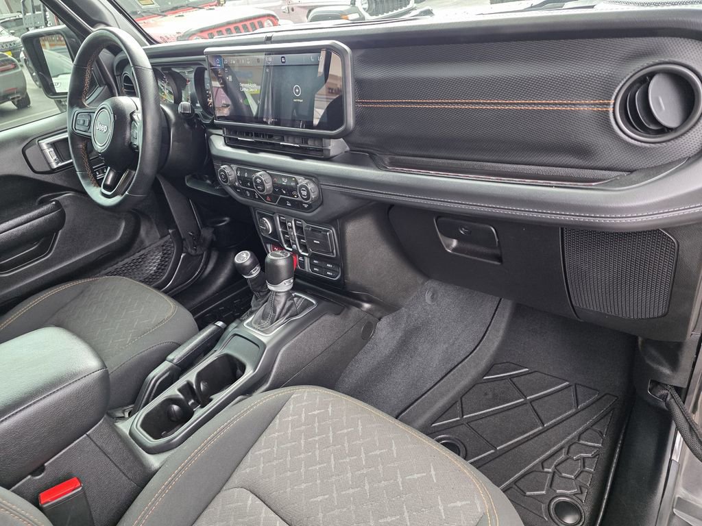 Used 2024 Jeep Gladiator Mojave w/ Convenience Group image 13