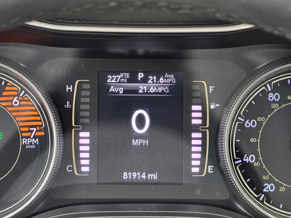 Used 2019 Jeep Cherokee Latitude Plus w/ Comfort/Convenience Group AWD/4WD image 31