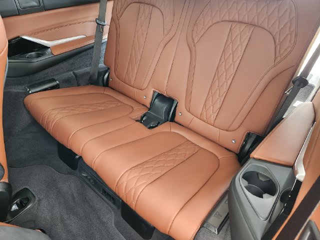 Used 2026 BMW X7 xDrive40i w/ Executive Package AWD/4WD image 33