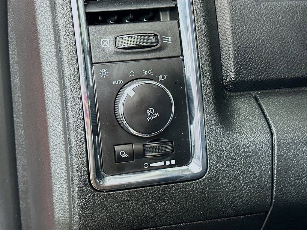 Used 2018 RAM 2500 Laramie w/ Snow Chief Group image 16