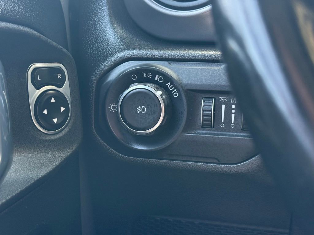 Used 2021 Jeep Wrangler Unlimited Sport AWD/4WD image 17