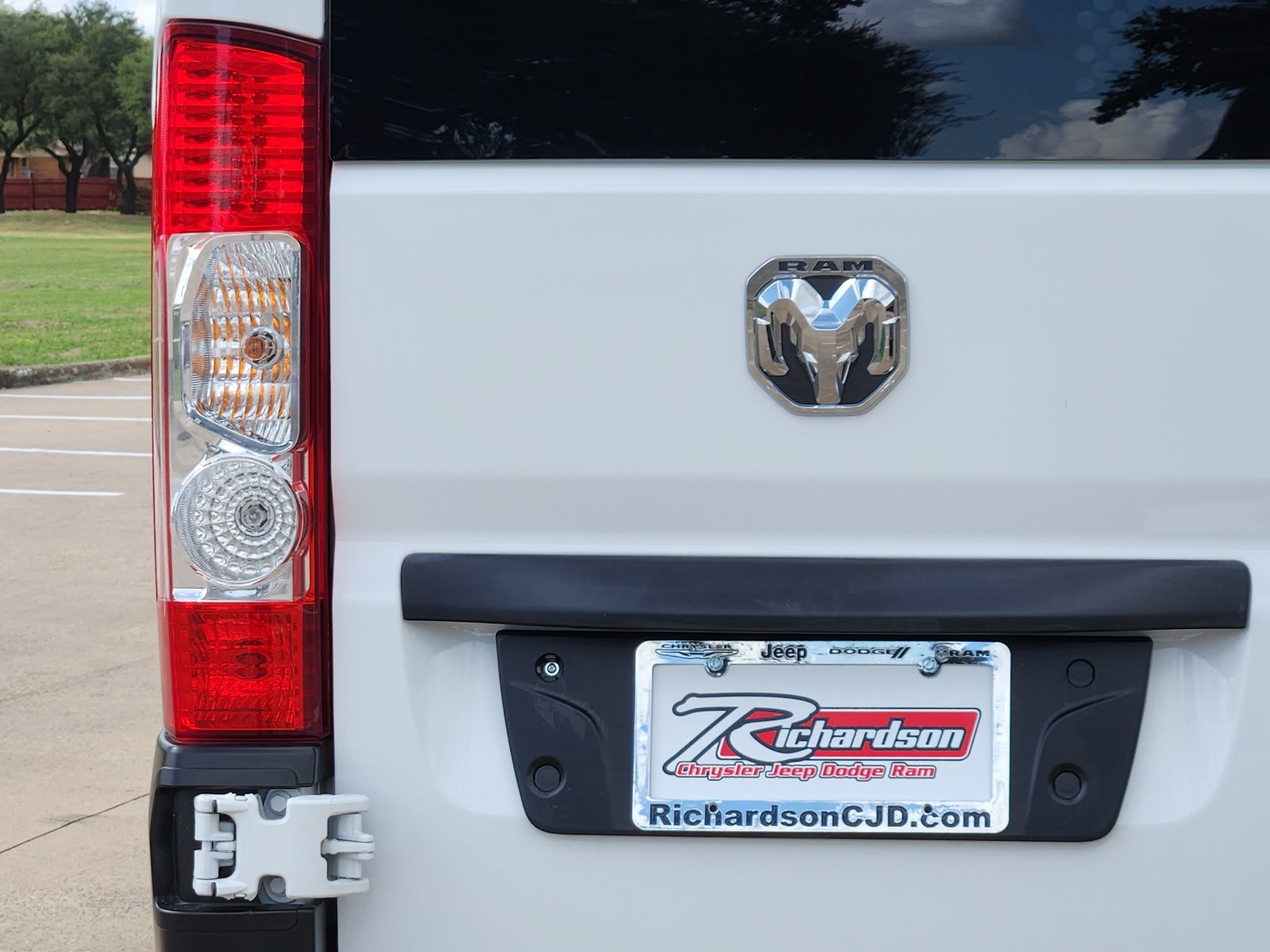 Used 2025 RAM ProMaster 2500 w/ U-Haul Equipment Group FWD image 14