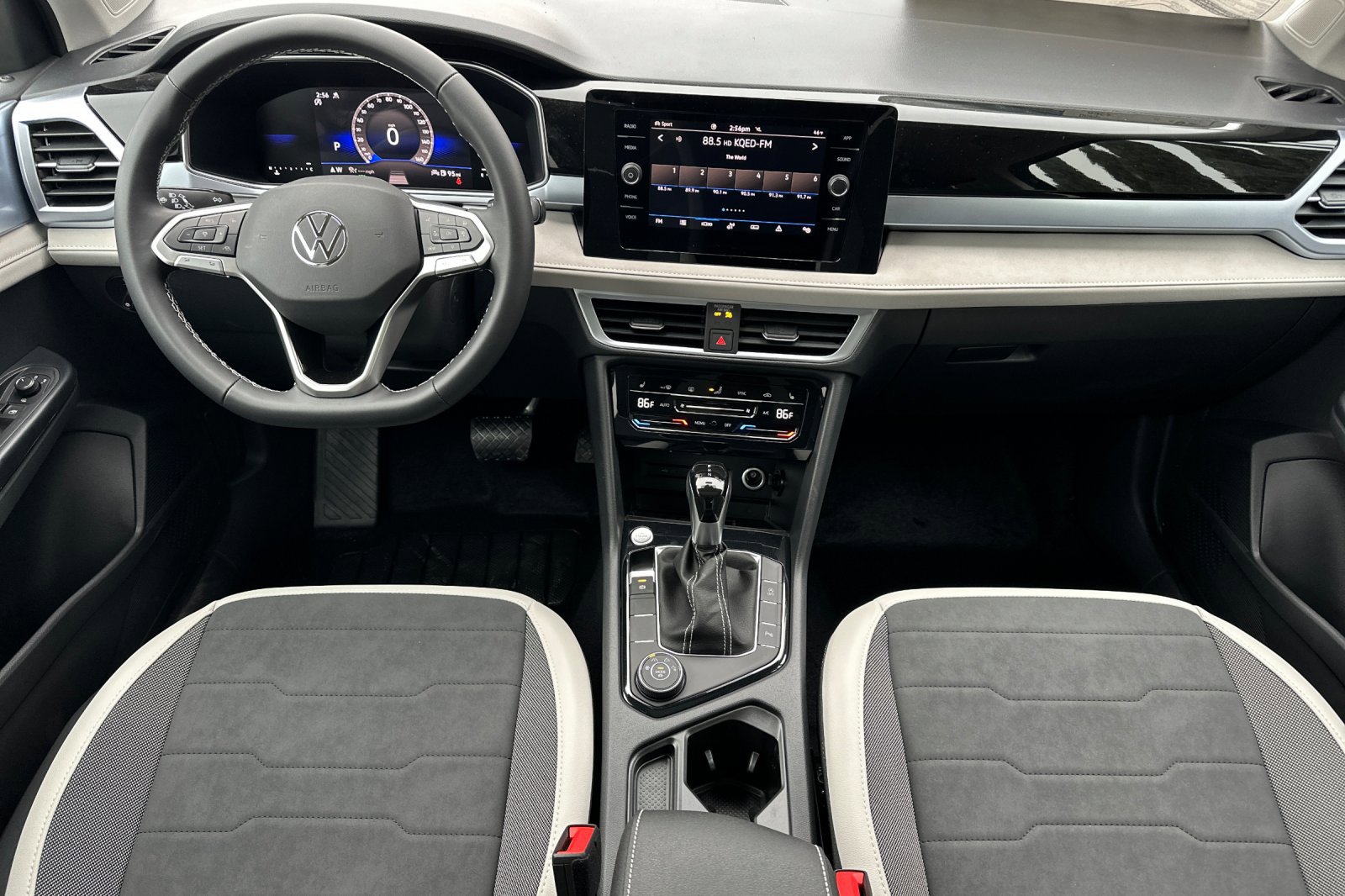 New 2026 Volkswagen Taos SE image 13