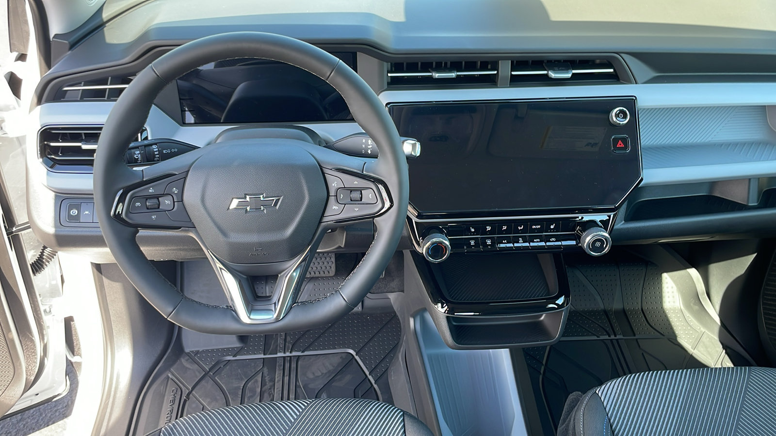 New 2027 Chevrolet Bolt LT w/ Comfort Package FWD image 15