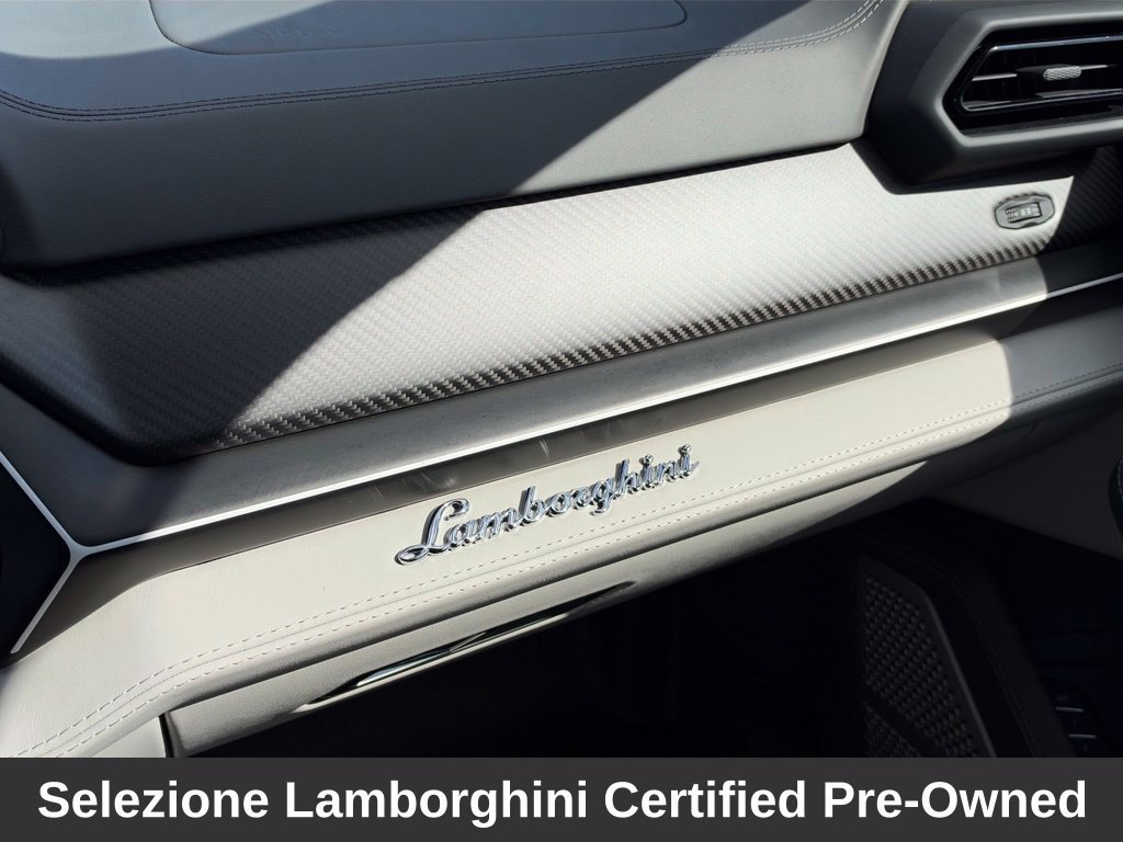 Used 2025 Lamborghini Urus SE AWD/4WD image 31
