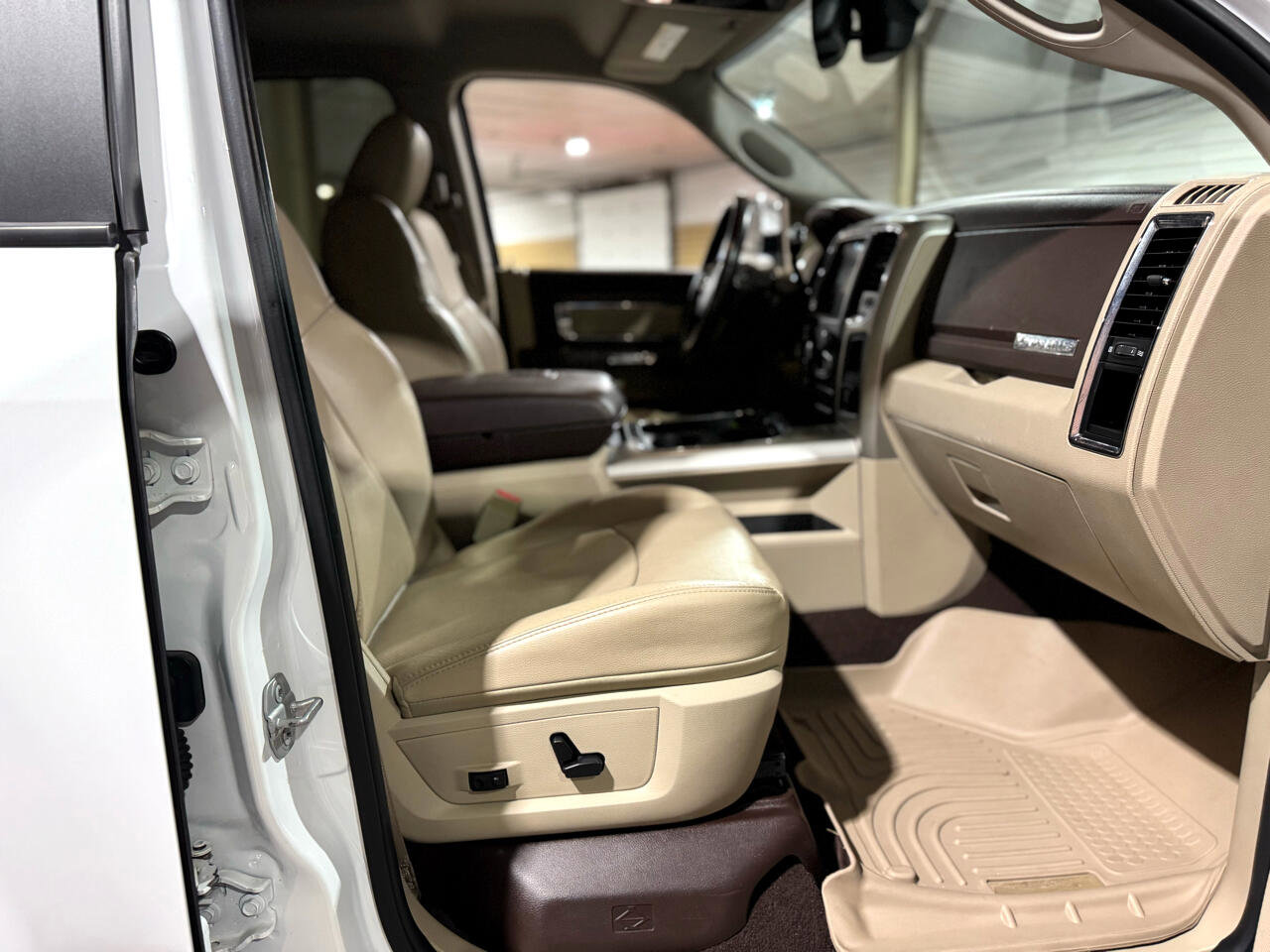 Used 2016 RAM 2500 Laramie w/ Convenience Group image 60