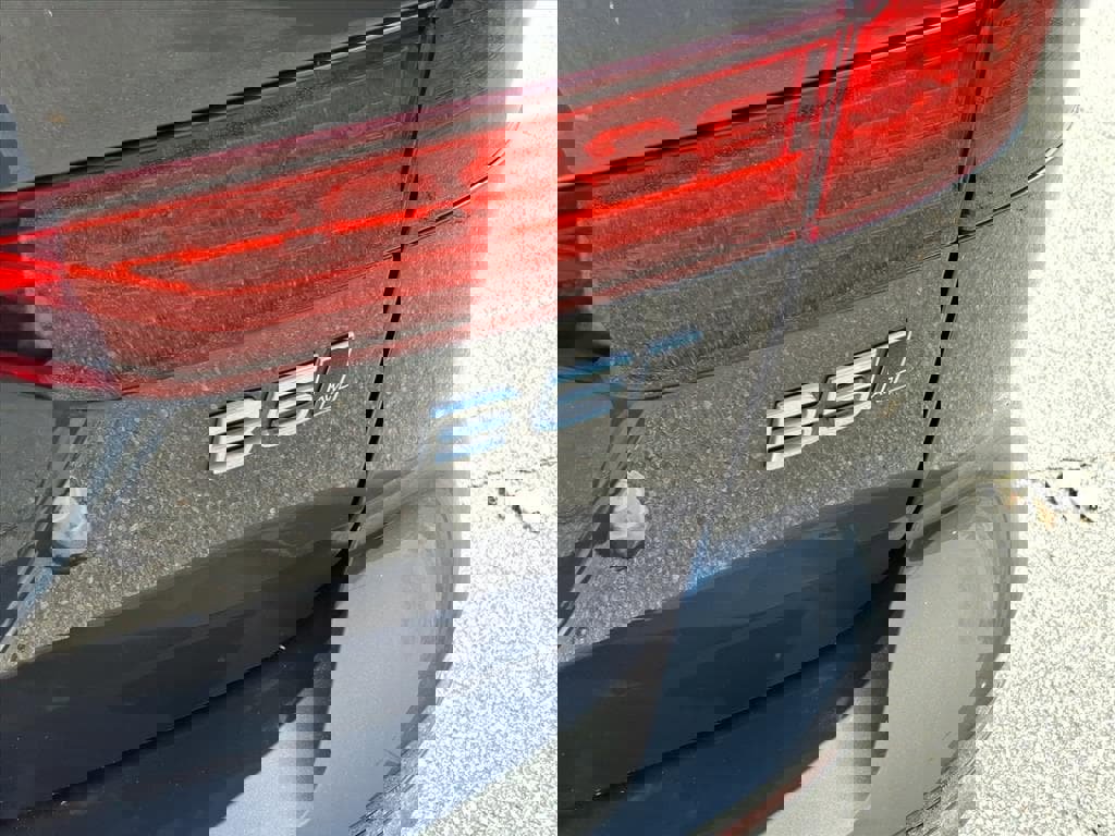 Certified 2025 Volvo V60 B5 Cross Country Plus image 6