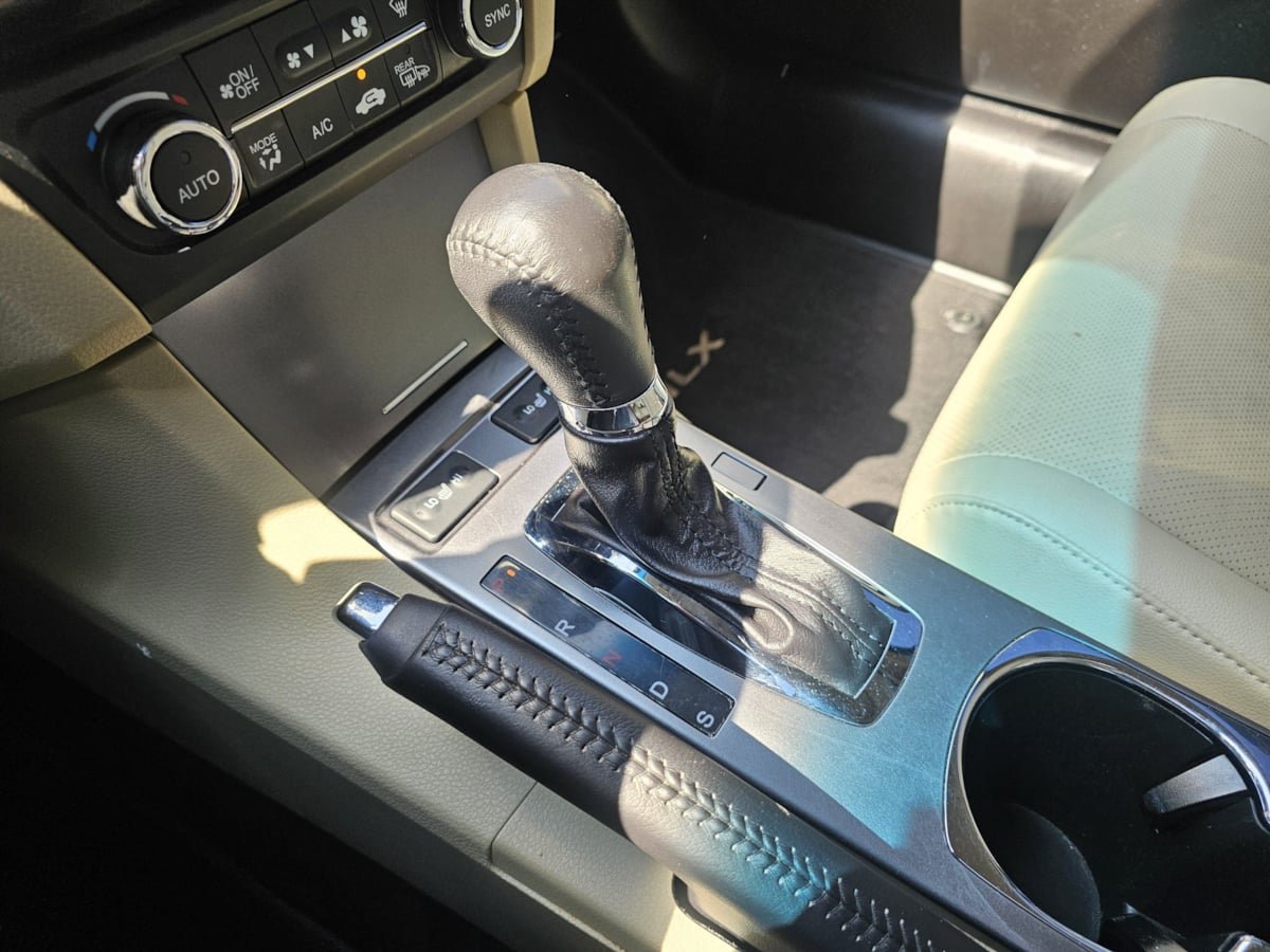 Used 2013 Acura ILX w/ Technology Package FWD image 19