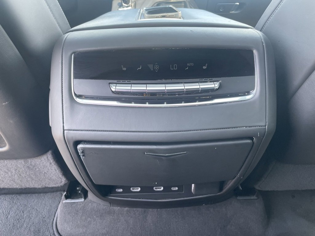 Used 2024 Cadillac Escalade V w/ LPO, ONYX Package image 28