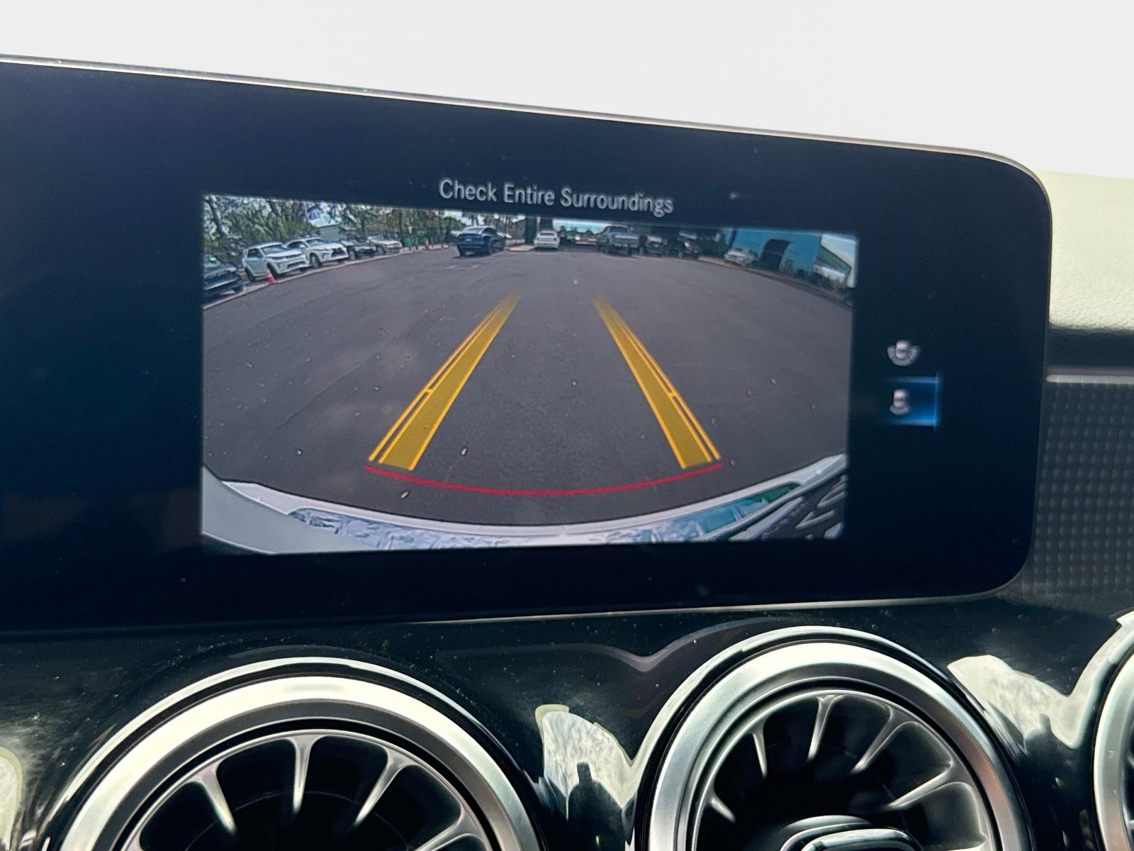 Used 2023 Mercedes-Benz GLB 250 4MATIC w/ Premium Package image 45