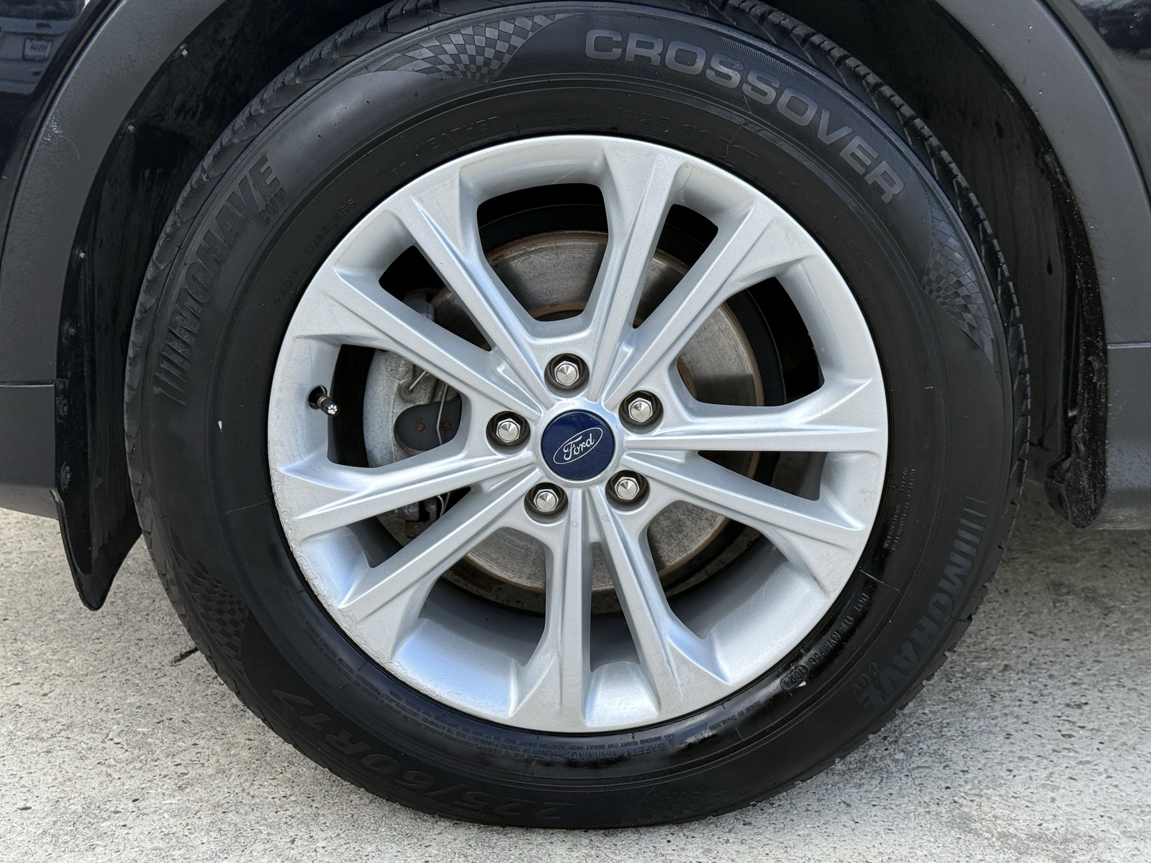 Used 2018 Ford Escape SE w/ SE Sync 3 Package FWD image 12