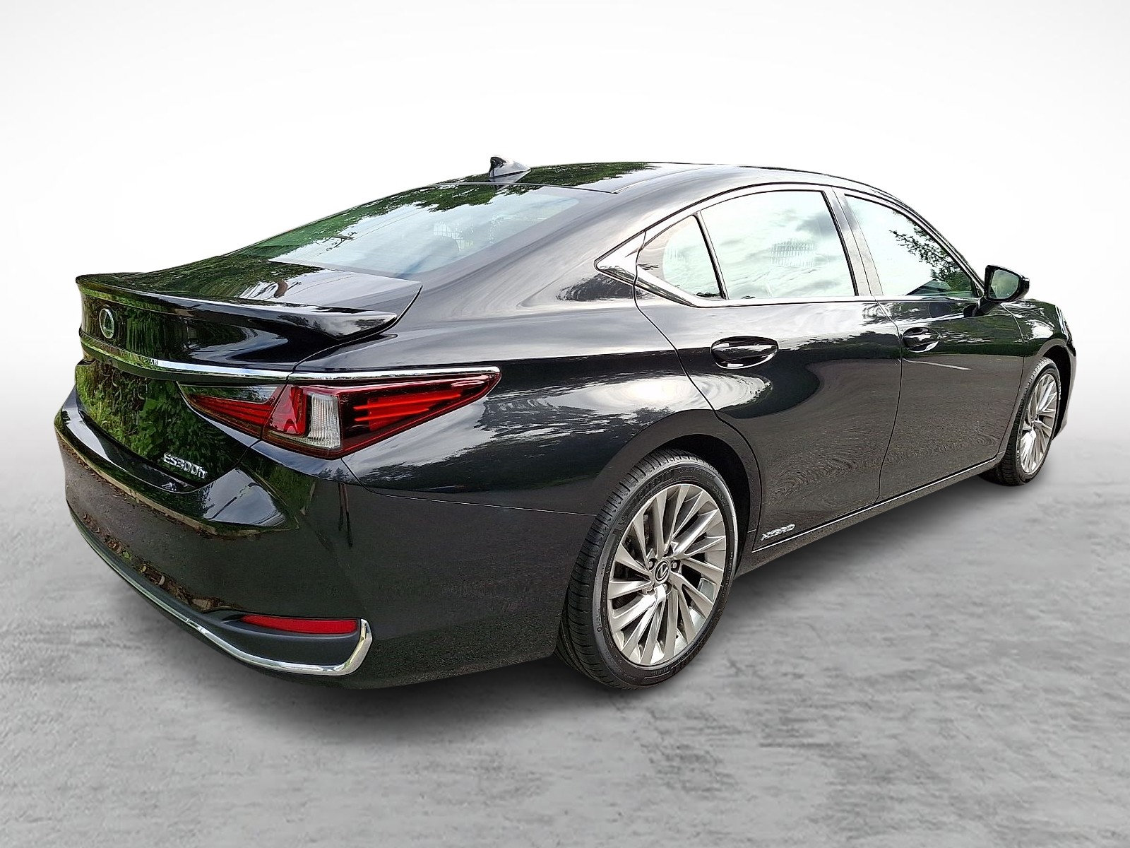 Certified 2021 Lexus ES 300h w/ Accessory Package FWD image 6