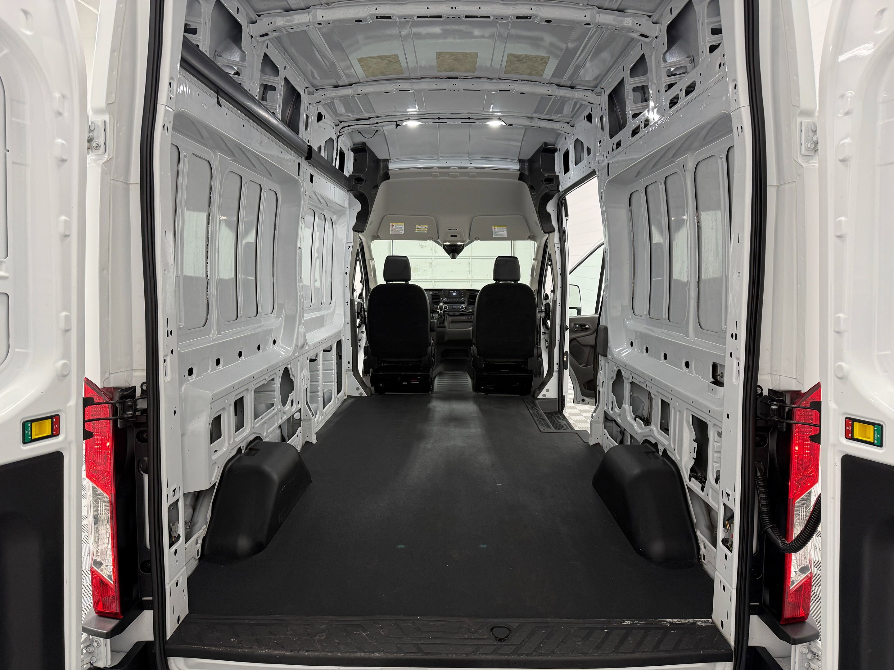 Used 2024 Ford Transit 250 148 High Roof RWD image 23