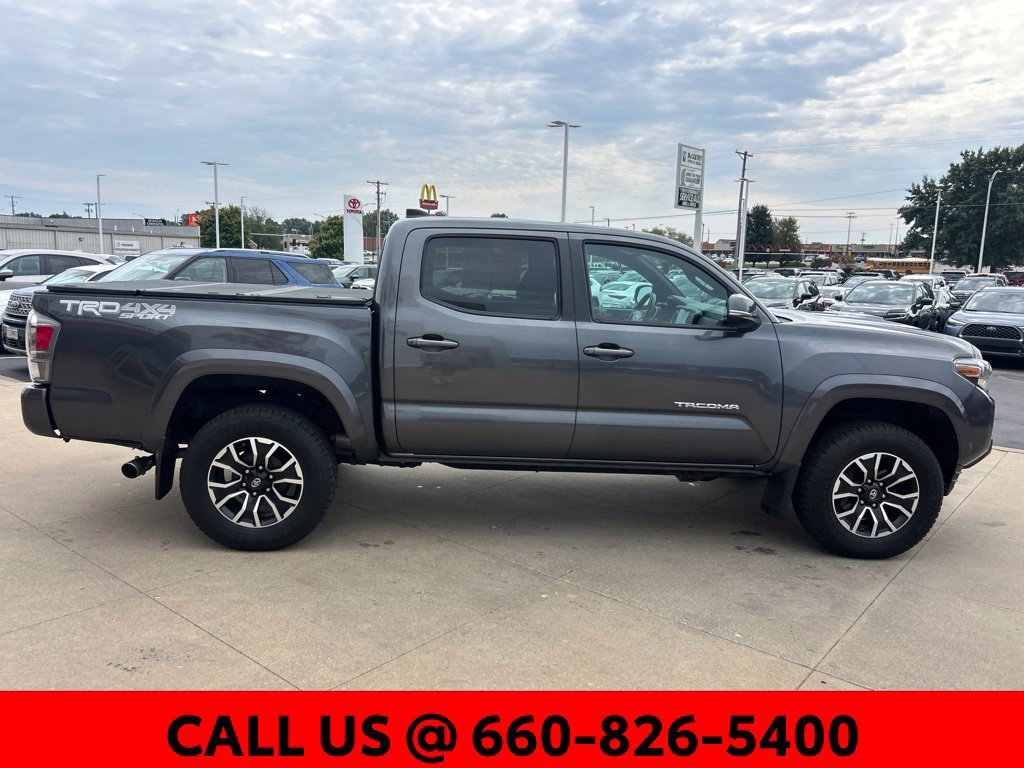 Used 2020 Toyota Tacoma TRD Sport w/ Technology Package AWD/4WD image 4