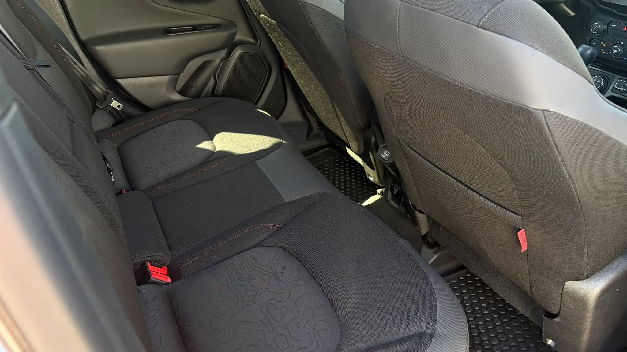 Used 2019 Jeep Renegade Trailhawk w/ Cold Weather Group II AWD/4WD image 13