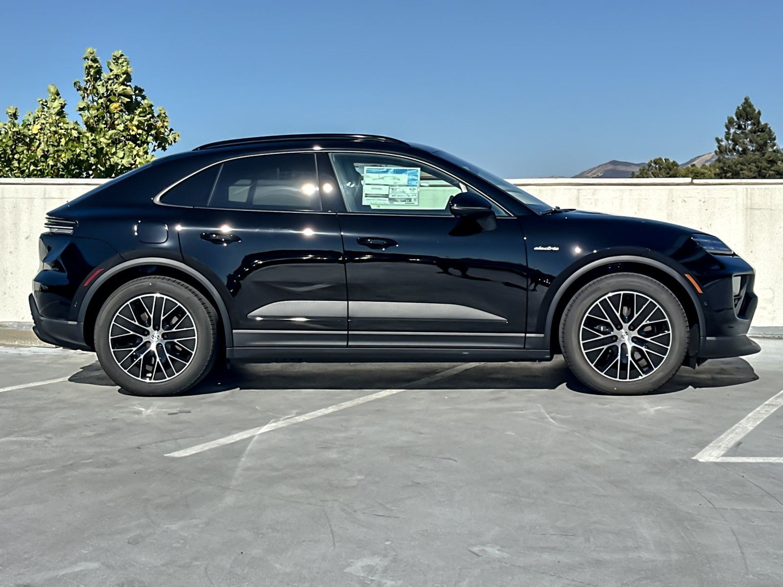 New 2026 Porsche Macan 4 Electric AWD/4WD image 10