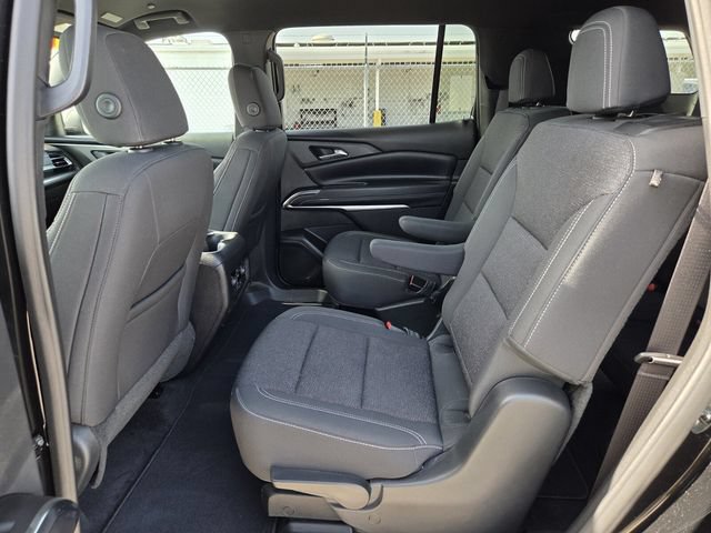 Used 2024 Chevrolet Traverse LT FWD image 16
