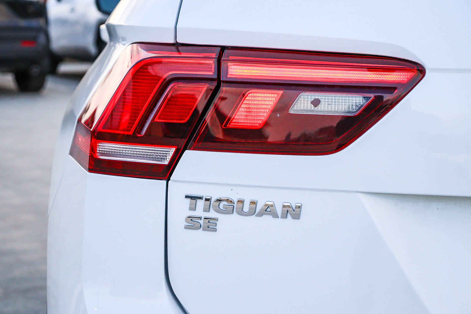 Used 2018 Volkswagen Tiguan SE image 9