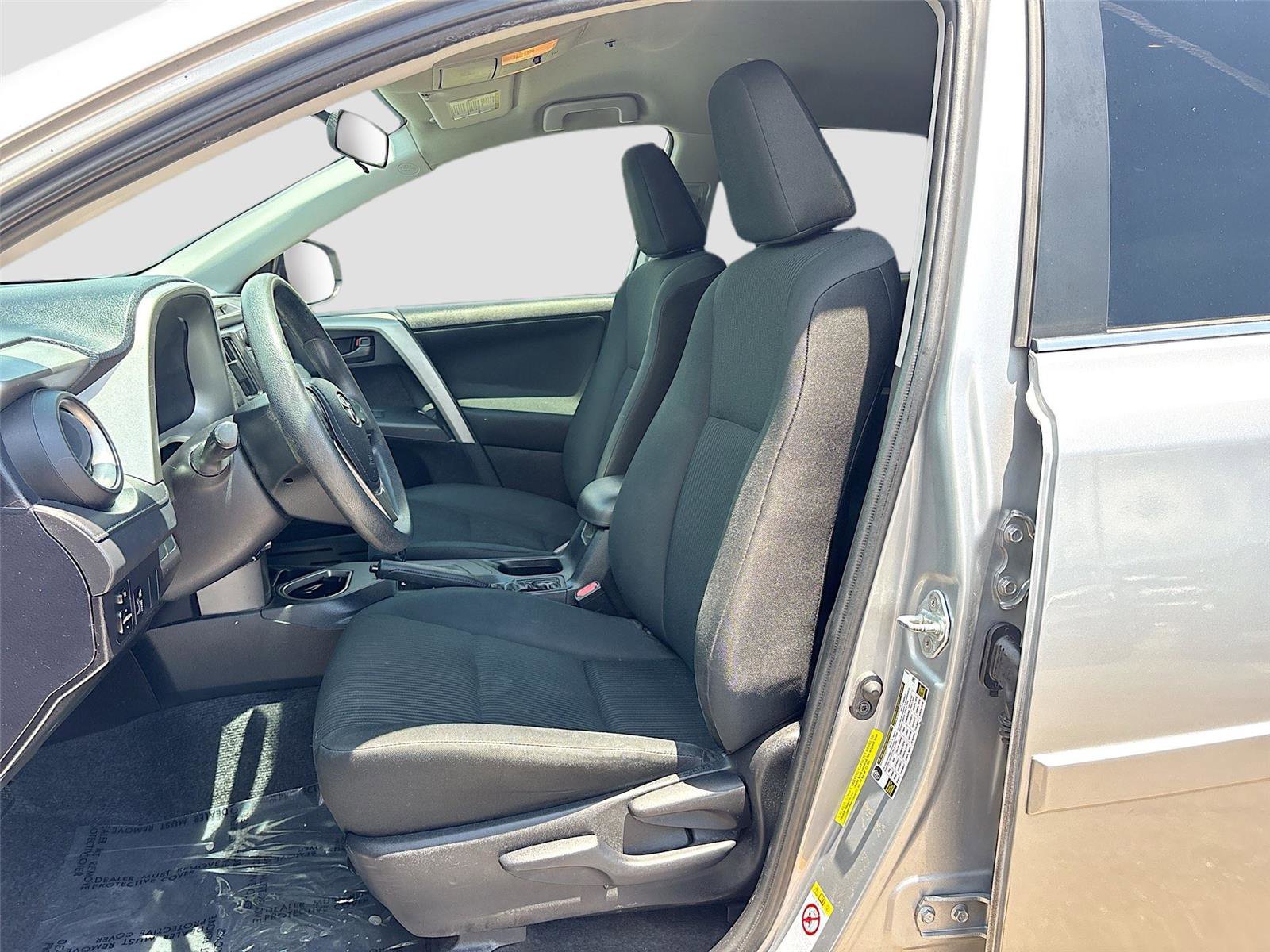 Used 2016 Toyota RAV4 LE FWD image 19
