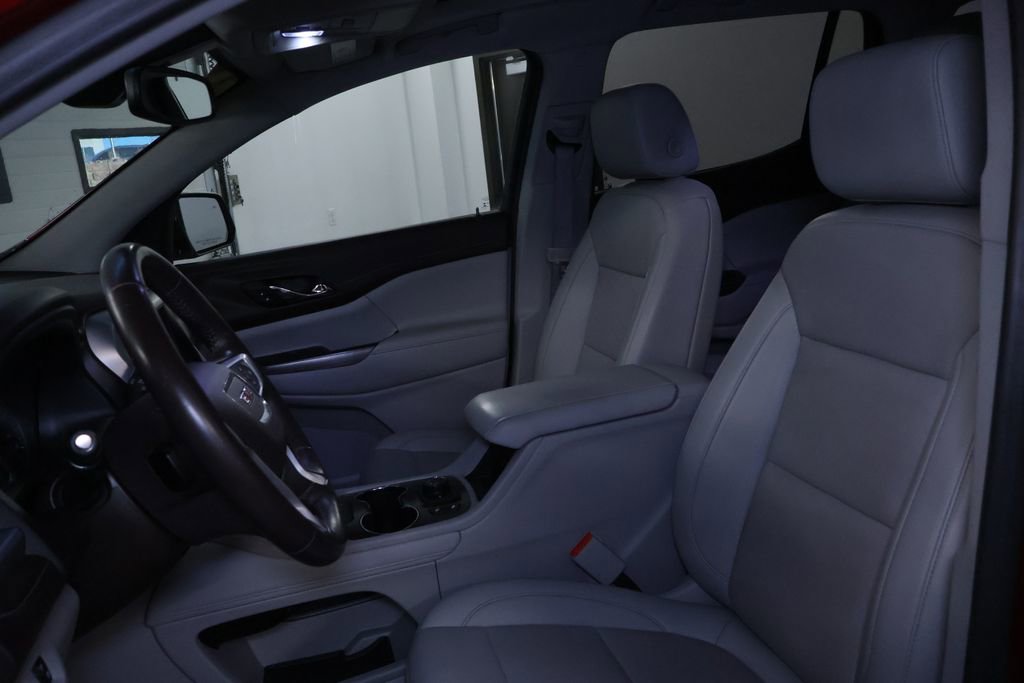 Used 2021 GMC Acadia SLT w/ LPO, Floor Liner Package image 15