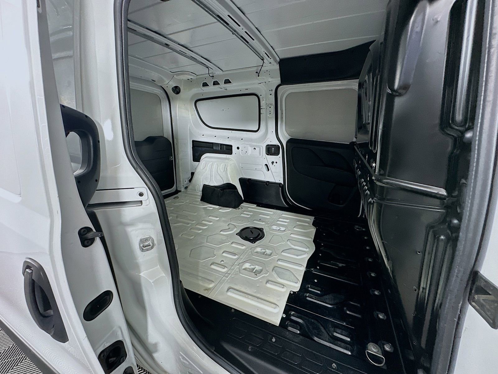 Used 2019 RAM ProMaster City Tradesman SLT FWD image 23