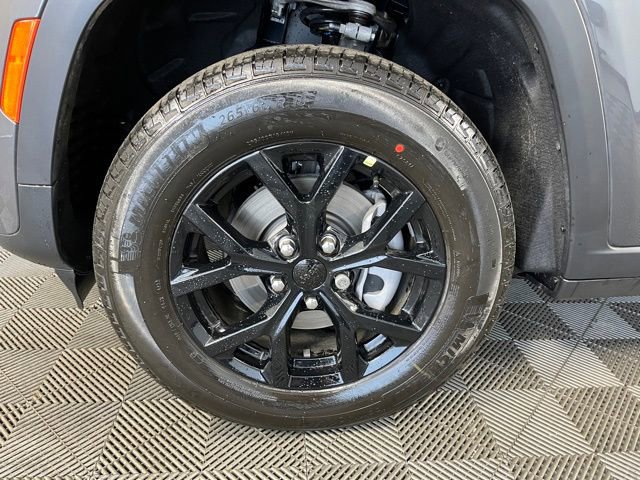 Used 2026 Jeep Grand Cherokee Altitude image 10