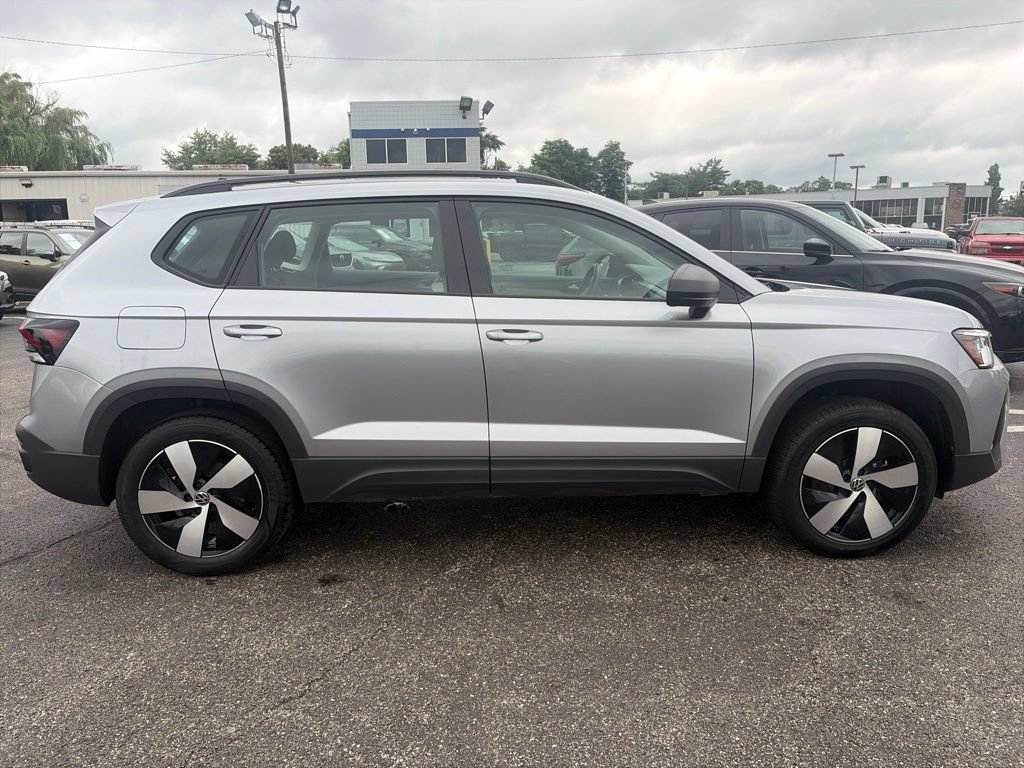 Used 2025 Volkswagen Taos S AWD/4WD image 8