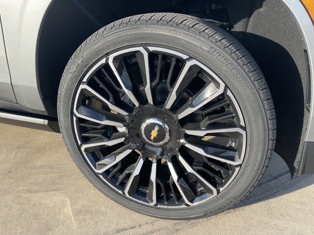 New 2026 Chevrolet Suburban High Country image 9