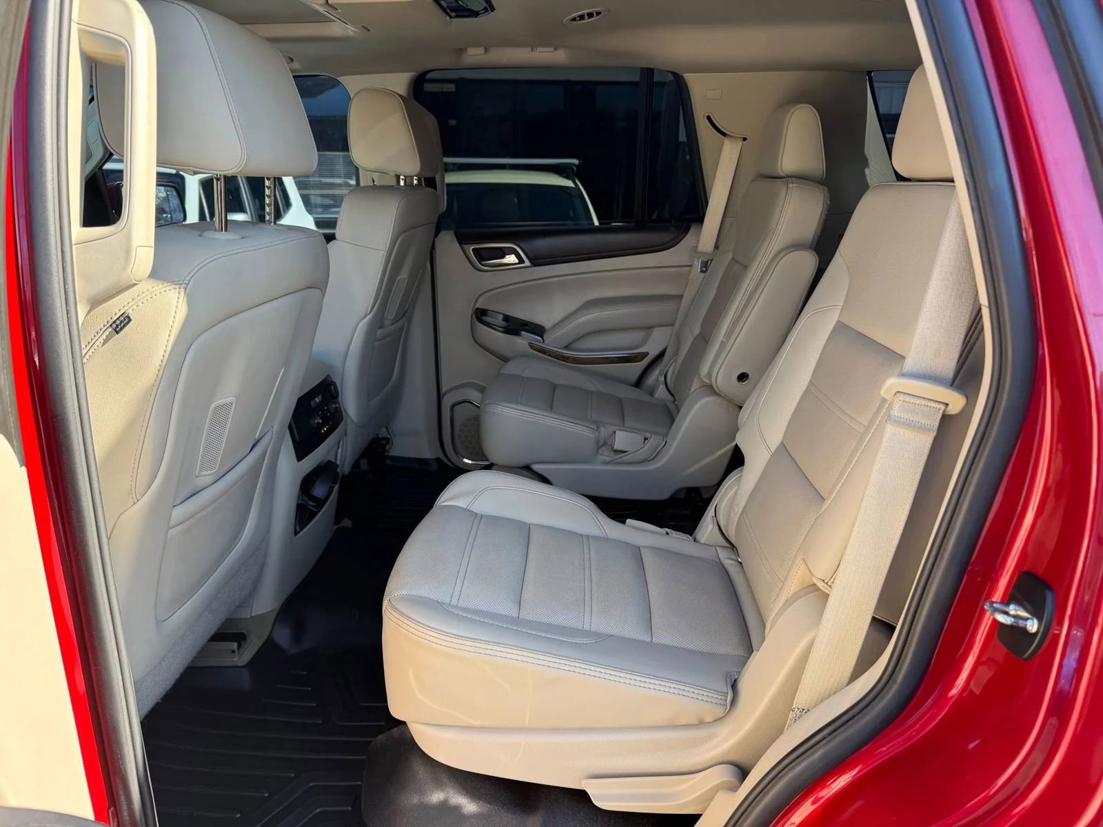 Used 2015 GMC Yukon Denali w/ Open Road Package image 17