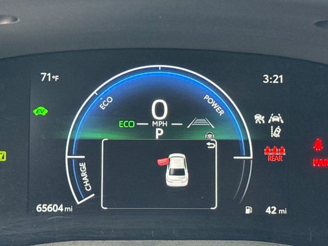 Used 2025 Toyota Camry LE FWD image 17