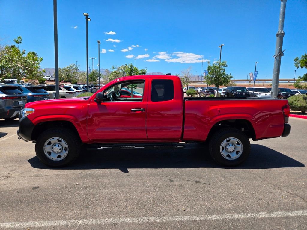 Used 2022 Toyota Tacoma SR RWD image 4